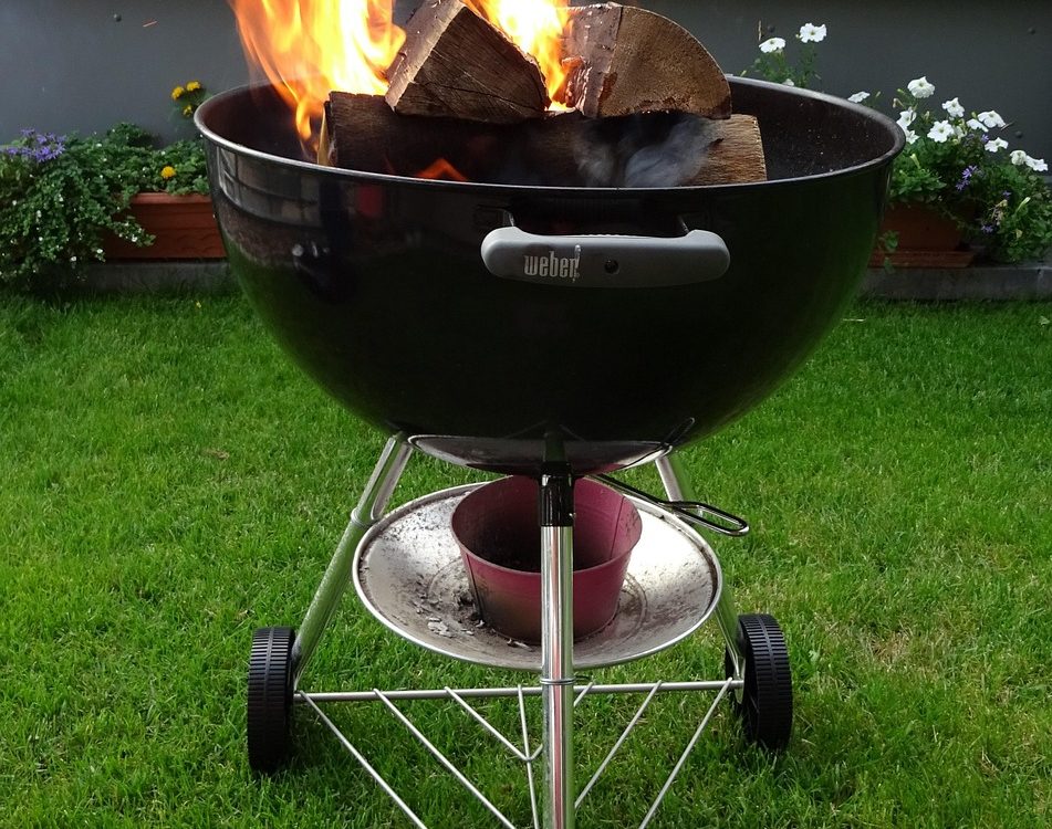 Beginner's Guide to Smoking Meat on a Grill: Unlocking Rich Flavors and Perfect Techniques