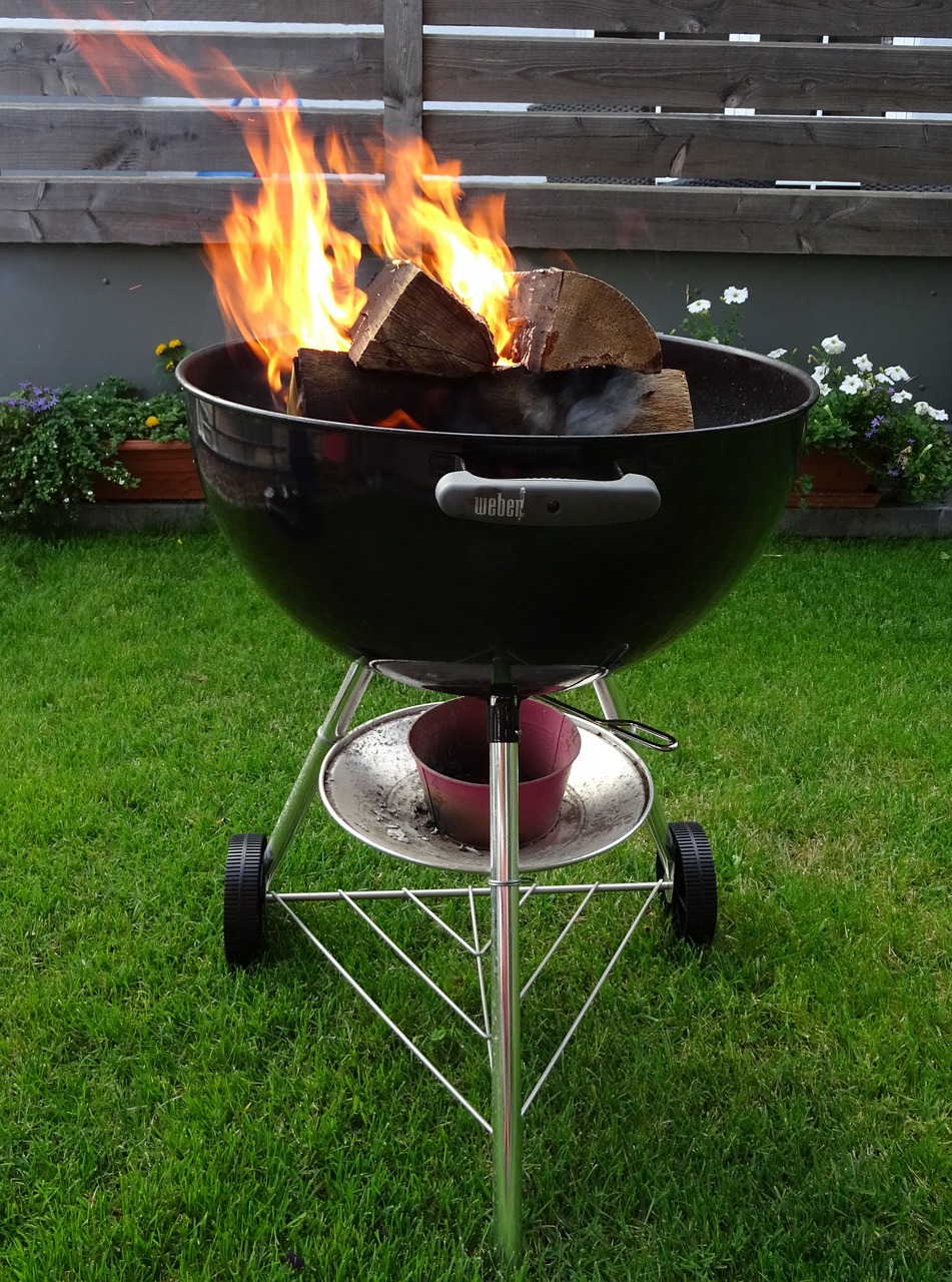 Beginner's Guide to Smoking Meat on a Grill: Unlocking Rich Flavors and Perfect Techniques
